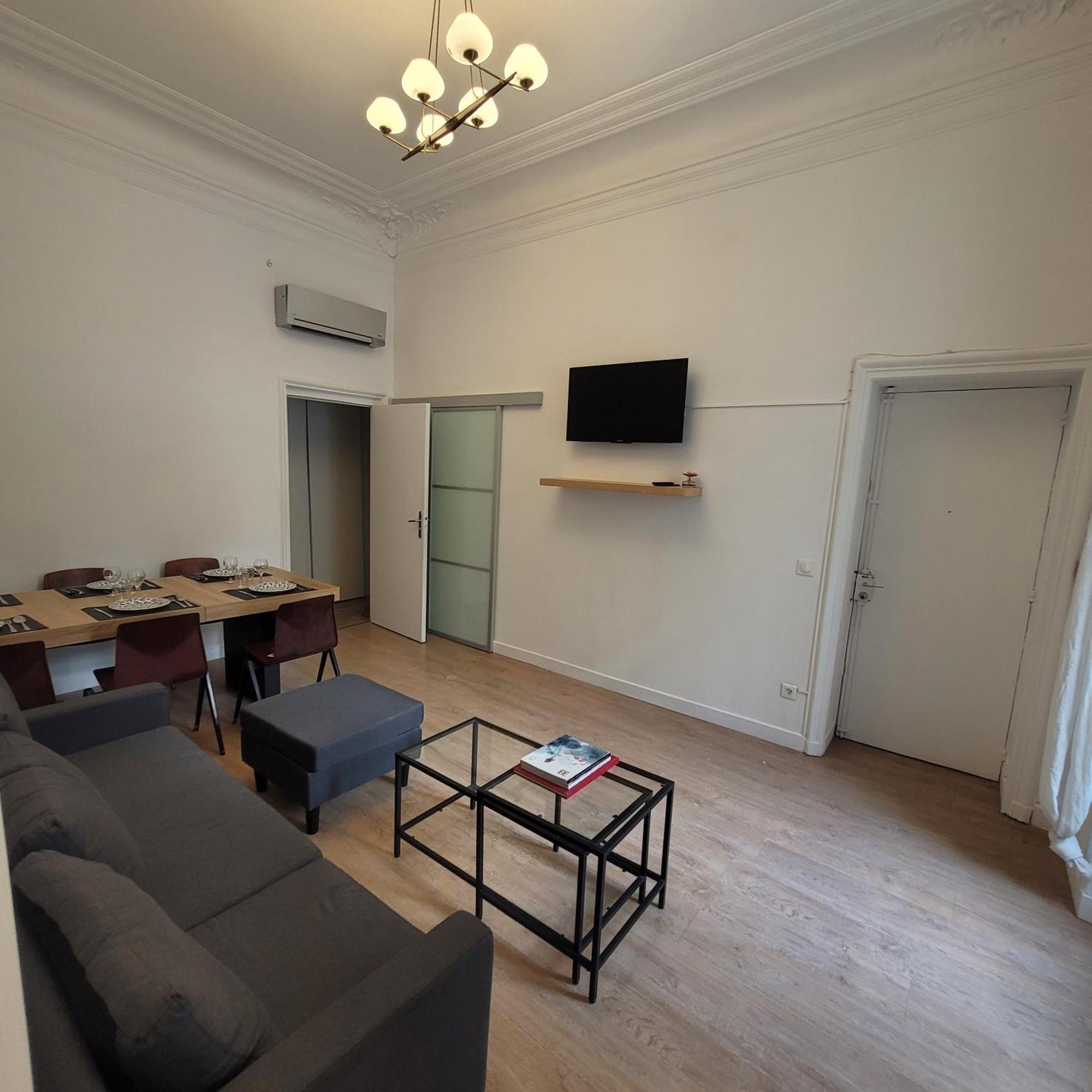 Bel Appartement Champs Elysees Avec 2 Chambres Paříž Exteriér fotografie